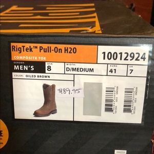 New in box Men’s Ariat boot size 8